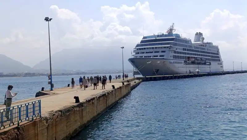 Alanya, ABD'li Turistlerle Dolu: Kruvaziyer Heyecanı!
