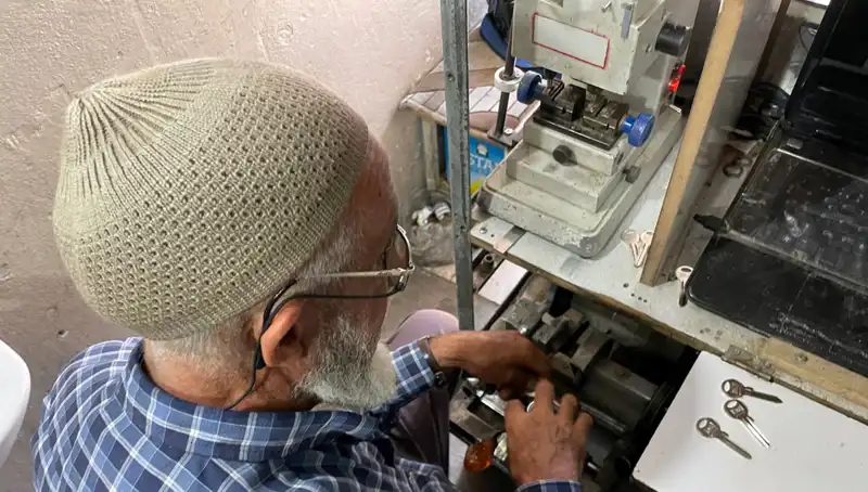 28 Yılda 4 Metrekarelik Dükkanda Kurulan Hayal Dünyası