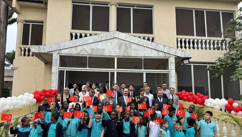 Kamerun'da Neşe ve Coşku İçinde Çocuk Bayramı Kutlandı