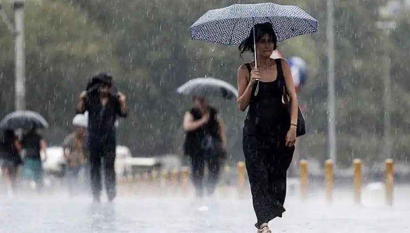 İstanbul ve Ankara'nın Dağıldığı Açıklama: 25 İlde Sağanak Yağış Bekleniyor