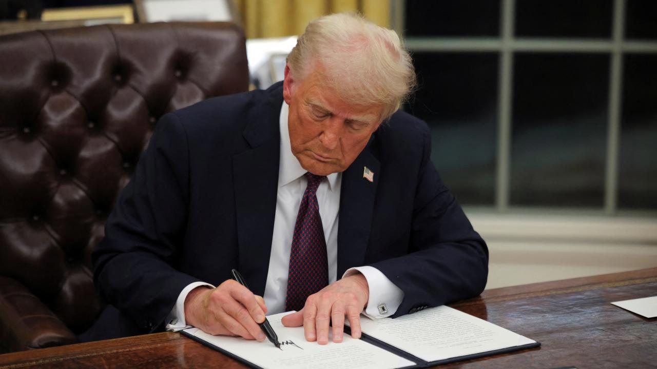 Trump Kararnamelerine Devam Ediyor