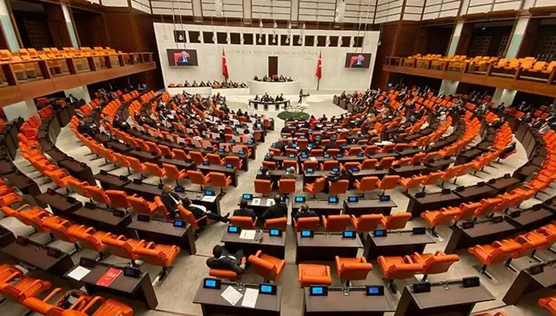 Emekli İkramiyesinde Tarihi Artış: TBMM'den Onay Gelen İlk Adımlar